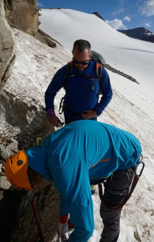 Nazouváme mačky nebo zouváme?