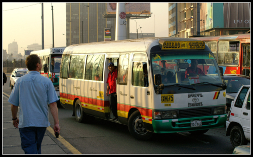Lima, hlavní město s  8 mil obyvatel